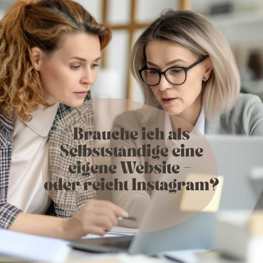 zwei Geschäftsfrauen am Laptop